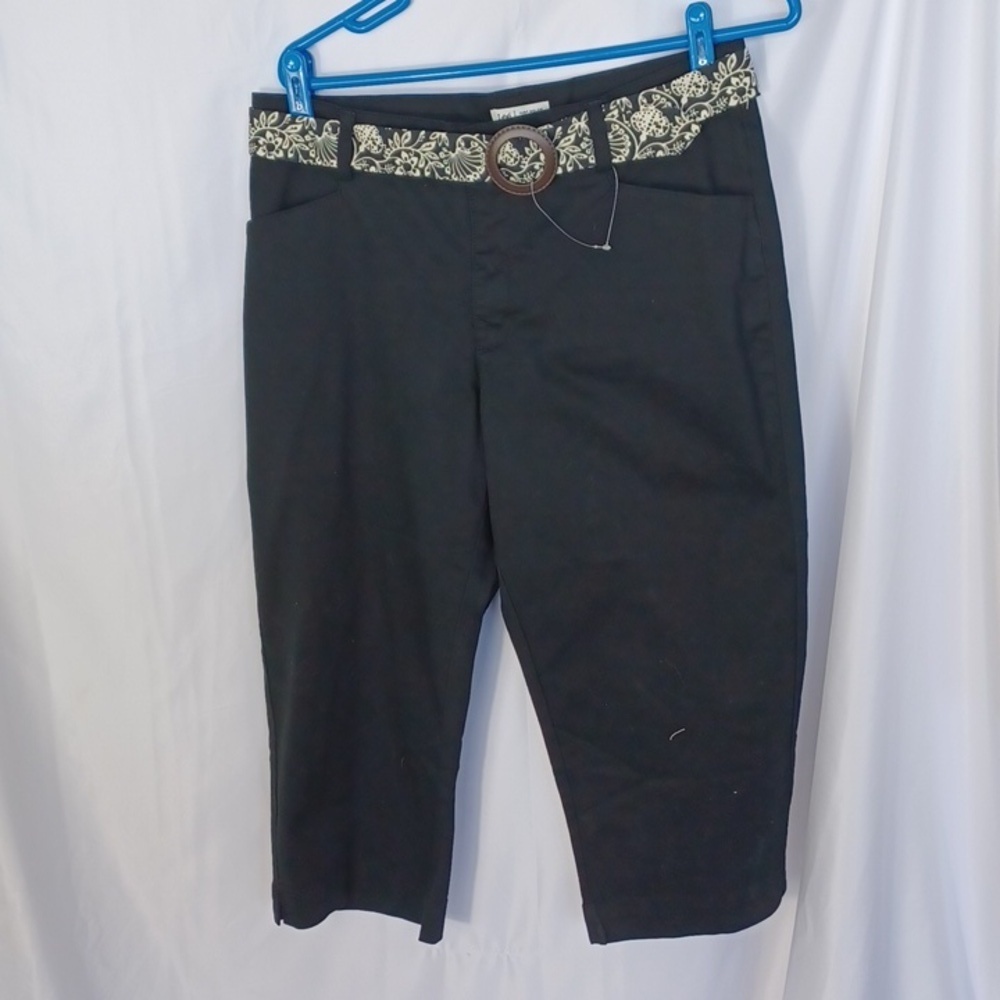 LEE ladies Black stretch just below the waist capri pants, belted NWOT , sz 10 M
